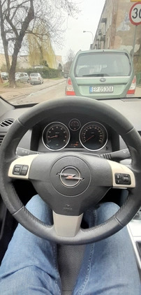 Opel Astra cena 14600 przebieg: 218000, rok produkcji 2009 z Warszawa małe 67